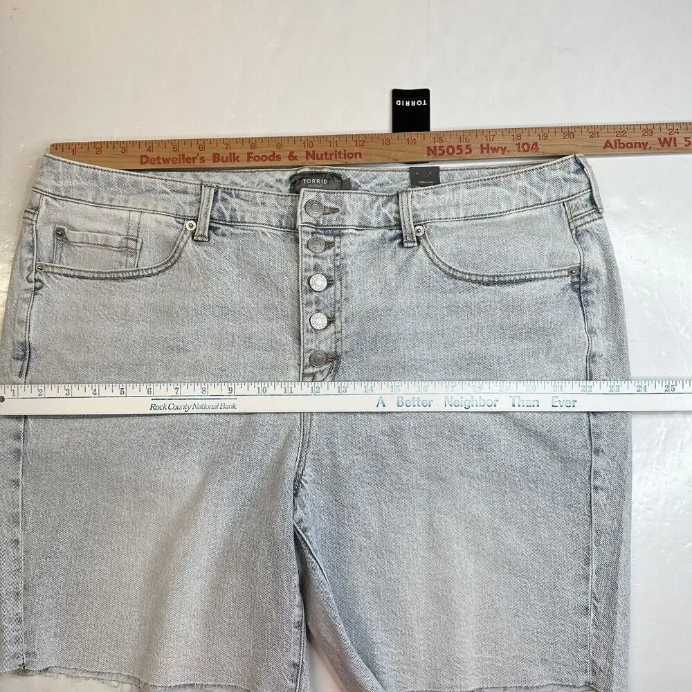 Torrid Shorts 20 Bermuda Relaxed Midrise Wild West Blue Denim Button Fly NEW